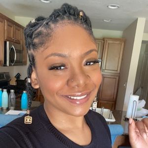 Meet your Posher, Markeeta